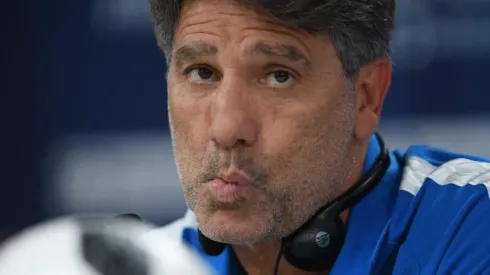 Renato se irrita e dá resposta 'ácida' em entrevista coletiva