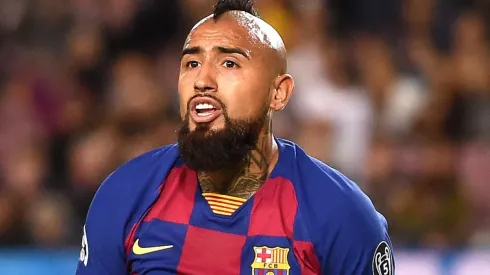 Após vender Vidal, Barcelona vê Koeman fazer