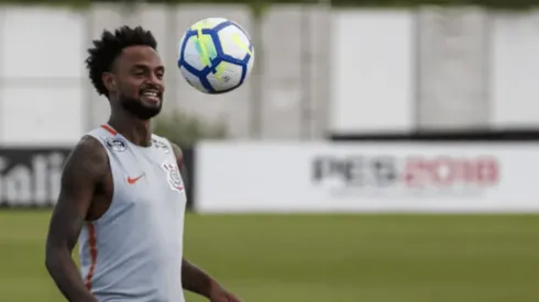 Renê Júnior tem futuro indefinido no Corinthians