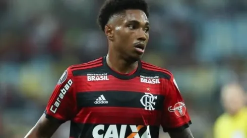 Vitinho também é diagnosticado com Covid-19 e Dome ousa na escalação do Fla