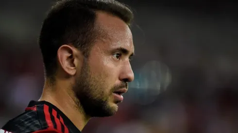 Everton Ribeiro é nova vítima da Covid e Fla campeão de 2019 só tem 3 "livres" do surto