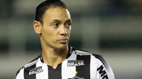 Lásaro Cândido se irrita com caso Ricardo Oliveira