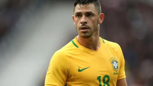 Torcida gostaria de ver o meia no Corinthians.