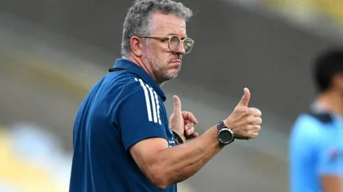 Jordi manda Ramirez calar a boca à beira do campo: