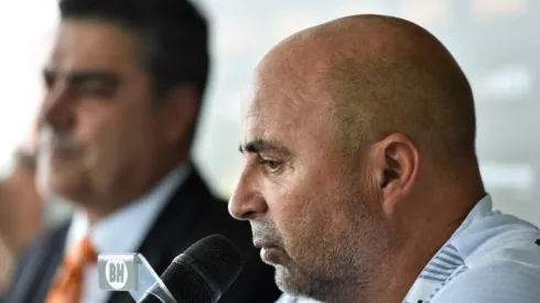 Sampaoli coloca Sette Câmara 'contra a parede' por salários atrasados