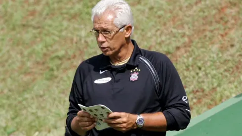 Emerson Leão deve ser o novo técnico do Corinthians