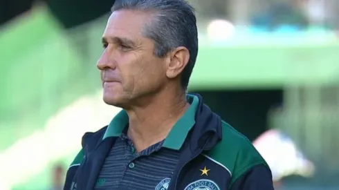 Jorginho define time do Coritiba para enfrentar o Grêmio, fora de casa
