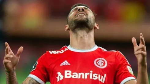 Boschilia fica de fora por duas semanas e Coudet tem problema para escalar o Inter