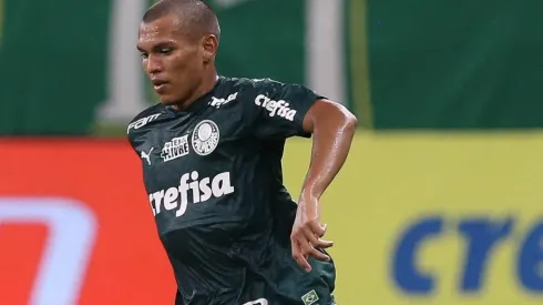 Veron, que marcou contra o Coritiba, pode ser titular diante do Fortaleza. Foto: Cesar Greco/Palmeiras