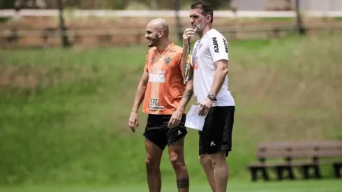 Vágner Mancini rasga elogios ao LE Fábio Santos