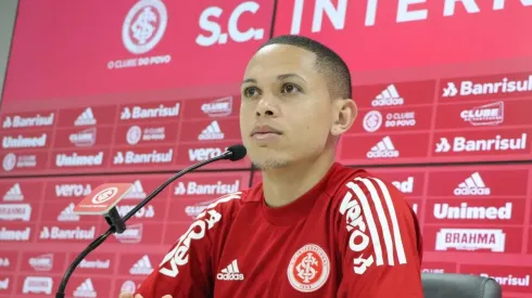 Marcos Guilherme exaltou Coudet (Foto: Ricardo Duarte/DVG/Inter)