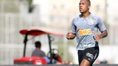 Xavier 'questiona' opções de Coelho no Corinthians: