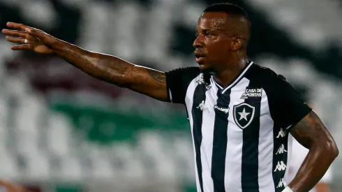 Lateral é desfalque no Fogão — Foto: Vítor Silva/Botafogo