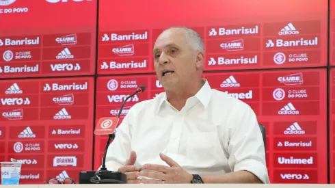 Medeiros foi direto ao falar sobre reforços (Foto: Ricardo Duarte/Internacional)