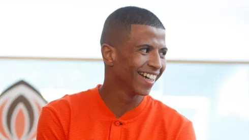 Marquinhos Cipriano anima o presidente Maurício Galiotte. Foto: Getty Images