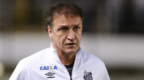 CRB faz proposta para meio-campista esquecido por Cuca