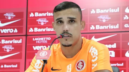 Inter volta a conversar com o Cruzeiro para troca de Pottker por Maurício