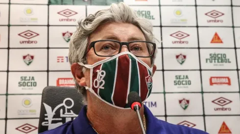 Meia testa positivo para Covid-19 e vira problema de última hora para Odair