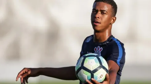 Carlinhos não conseguiu engrenar nos profissionais - Foto: Daniel Augusto Jr/Corinthians.