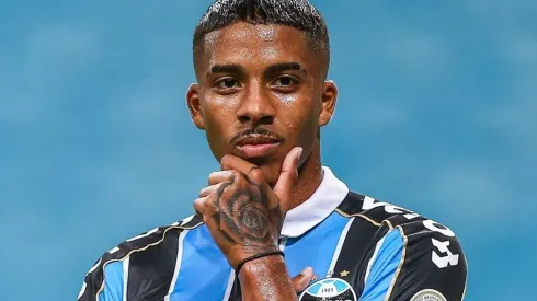 “Precisa de mais responsabilidade”, cobra Renato sobre Jean Pyerre