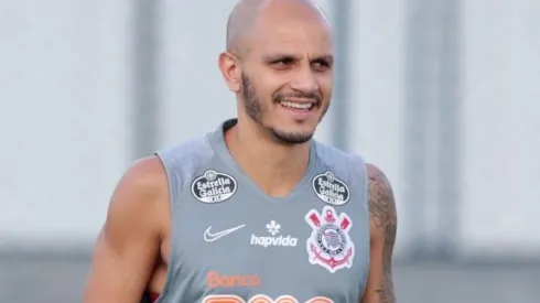 Fábio Santos volta ao time contra o Grêmio - Foto: Rodrigo Coca/Corinthians.