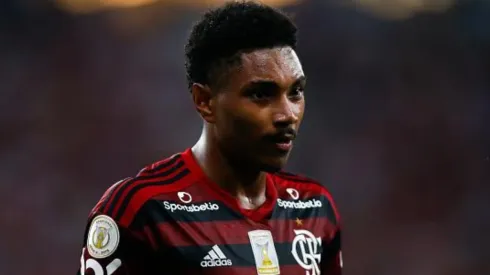 Com Diego Alves de volta e Vitinho no ataque, Ceni esboça escalação do Flamengo