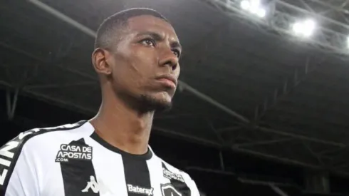 Kanu se revolta com VAR contra o Botafogo:
