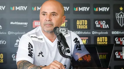 Festa e aglomeração promovida pela diretoria pode ter causado surto de Covid no Galo