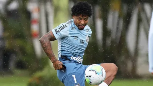 Marinho durante treino no Peixão — Foto: Pedro Ernesto Guerra Azevedo/Santos FC