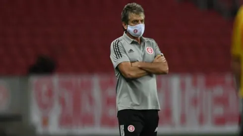 Auxiliar de Abel é sincero e diz não saber identificar problema do Inter