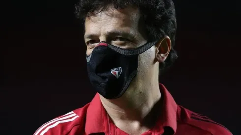 Fernando Diniz exalta atuação do São Paulo e faz coro contra arbitragem