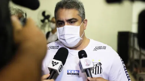 Rollo segue trabalhando nos bastidores — Foto: Pedro Ernesto Guerra Azevedo/Santos FC