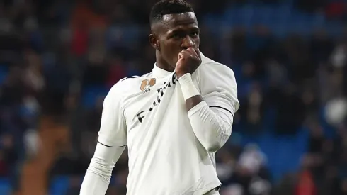 Jornais espanhóis criticam atuações de Vinícius Júnior e mais três titulares de Zidane na derrota do Real Madrid