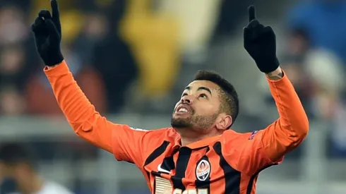 Dentinho releva que Corinthians pode ser o destino ao finalizar contrato com Shakhtar