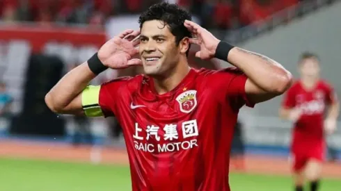 Hulk se aproxima do Palmeiras. Getty Images