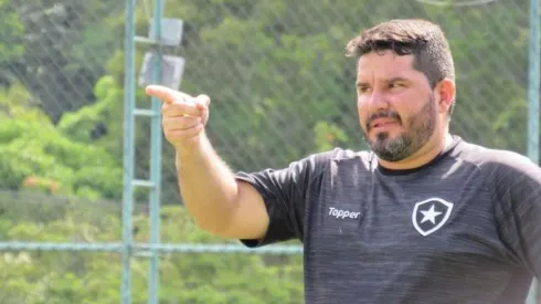 Barroca aposta em estratégia ousada para suprir a carência na lateral esquerda contra o São Paulo