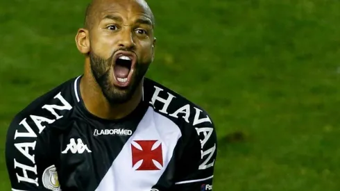 Sá Pinto perde a paciência e Fellipe Bastos encabeça faxina de 6 nomes no Vasco