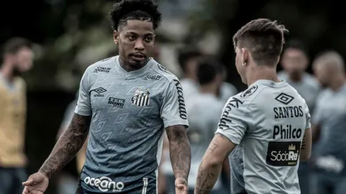 Al-Nasr aguarda eleições para formalizar proposta por atacante do Santos