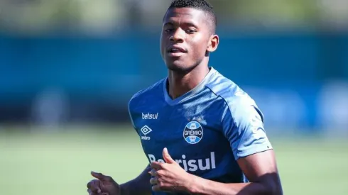 Diretoria do Grêmio encaminha permanência de Orejuela