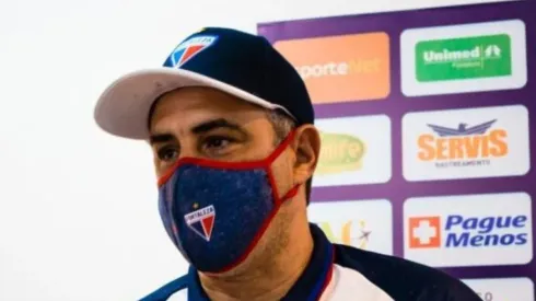 Chamusca busca soluções no time. Divulgação