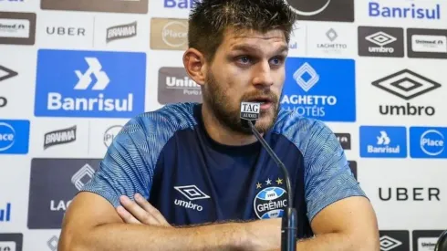 Ausência de Kannemann tem explicação que não convence torcida do Grêmio