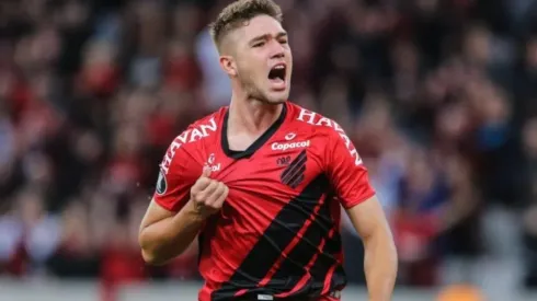 Bissoli renovou com o Athletico. Divulgação