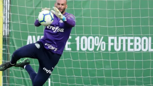 Marcos promete presente a Weverton em caso de título