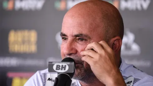 Sampaoli recebe as primeiras críticas no Galo — Foto: Getty Images