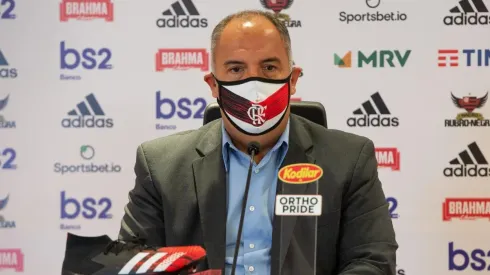 Braz na coletiva — Foto: Alexandre Vidal / CRF