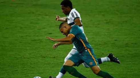 Matheus Sales vira tema no Coxa. Getty Images