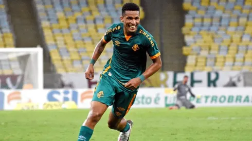Fred orienta Marcos Paulo não deixar o Fluminense tão cedo