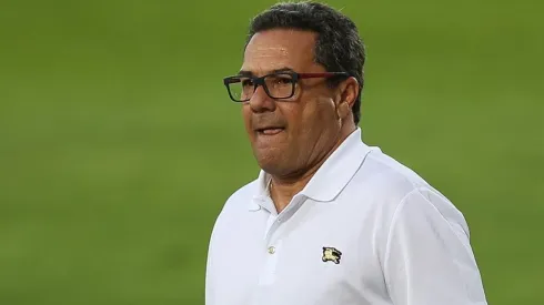 Luxa está com muita moral em São Januário — Foto: Getty Images