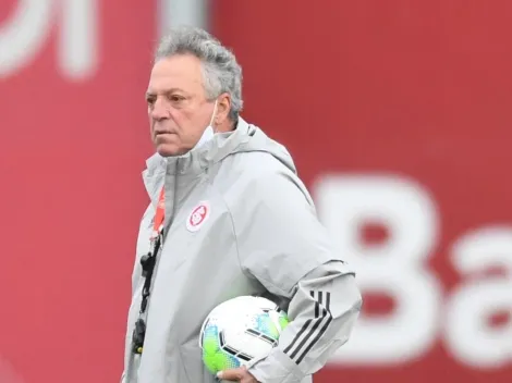 Abel se impressiona com atacante do Goiás