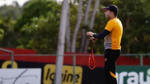 Jair Ventura elogia elenco do Sport